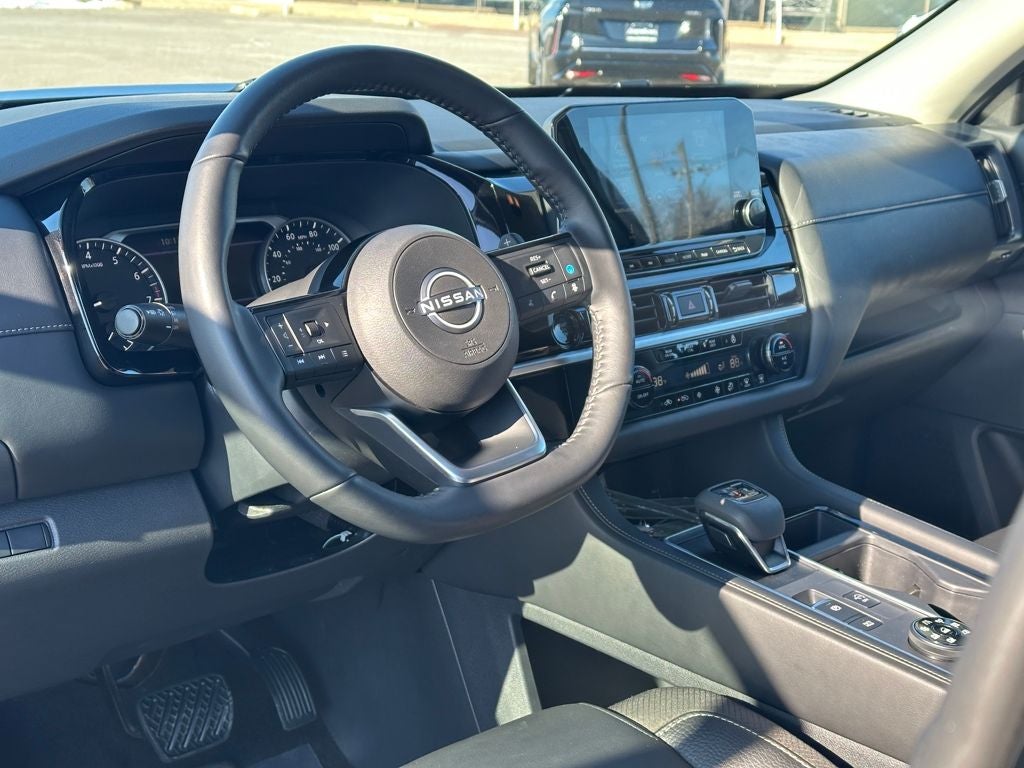 2025 Nissan Pathfinder SL 4WD