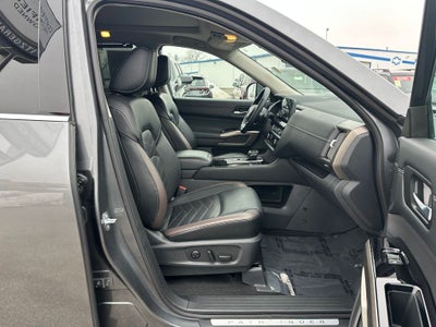 2023 Nissan Pathfinder Platinum 4WD