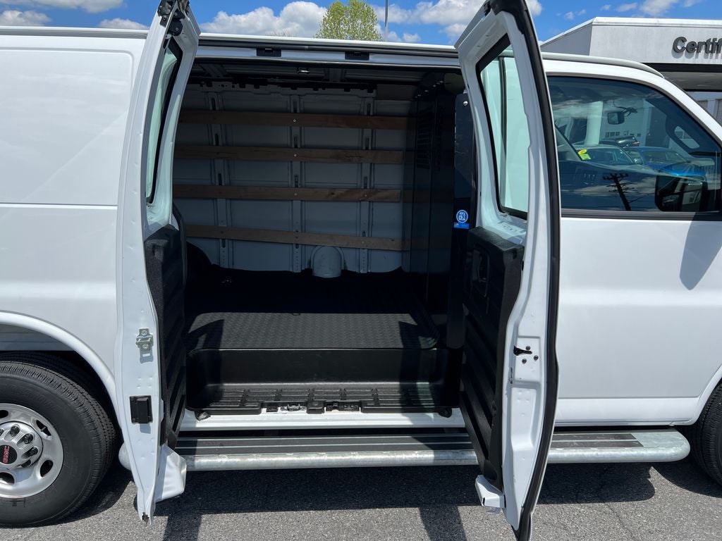 2025 GMC Savana 2500 Work Van