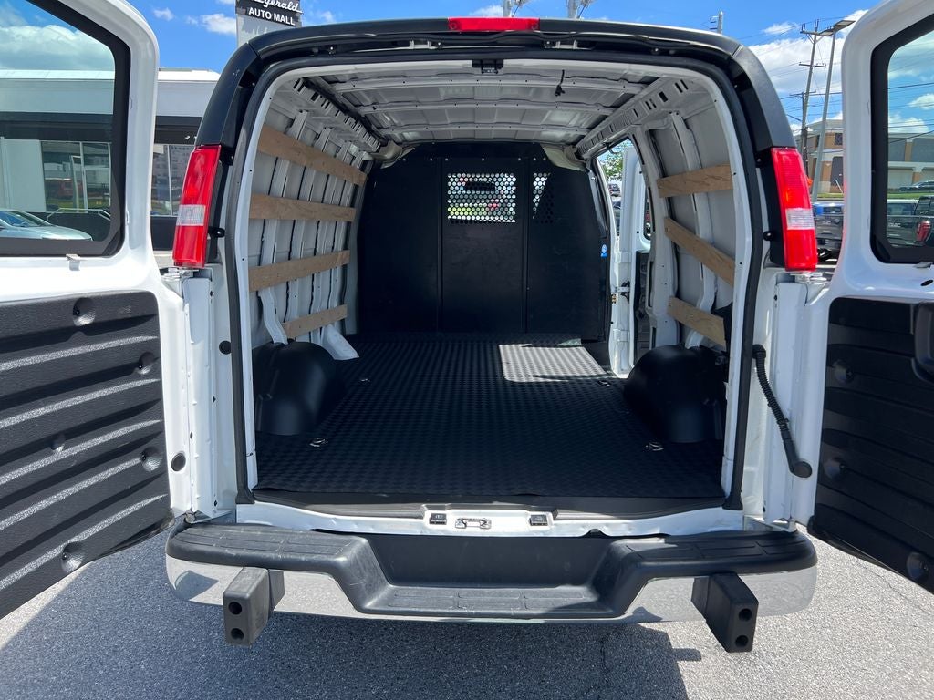 2025 GMC Savana 2500 Work Van