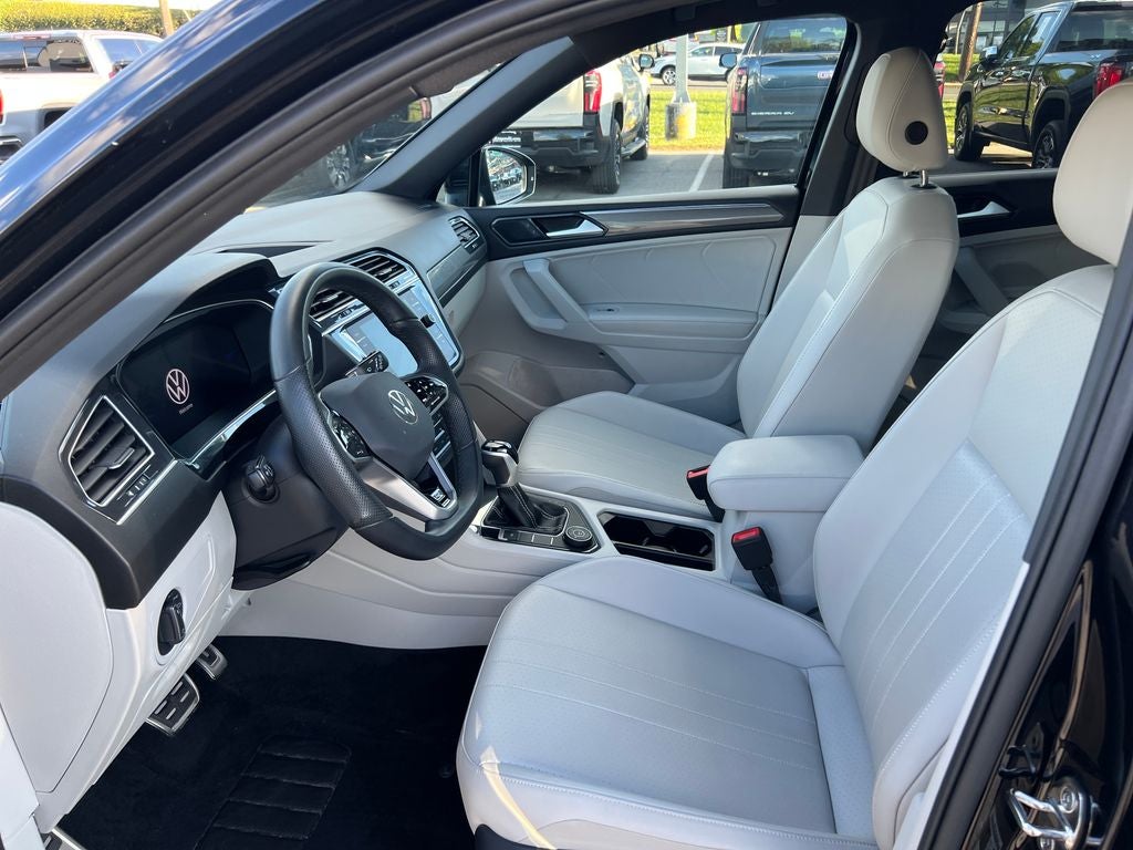 2024 Volkswagen Tiguan 2.0T SE R-Line Black