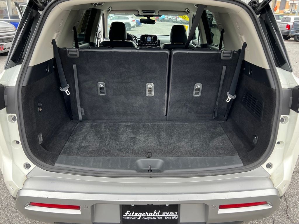 2022 Nissan Pathfinder SL