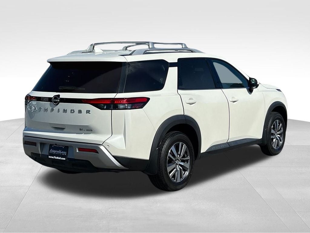 2022 Nissan Pathfinder SL