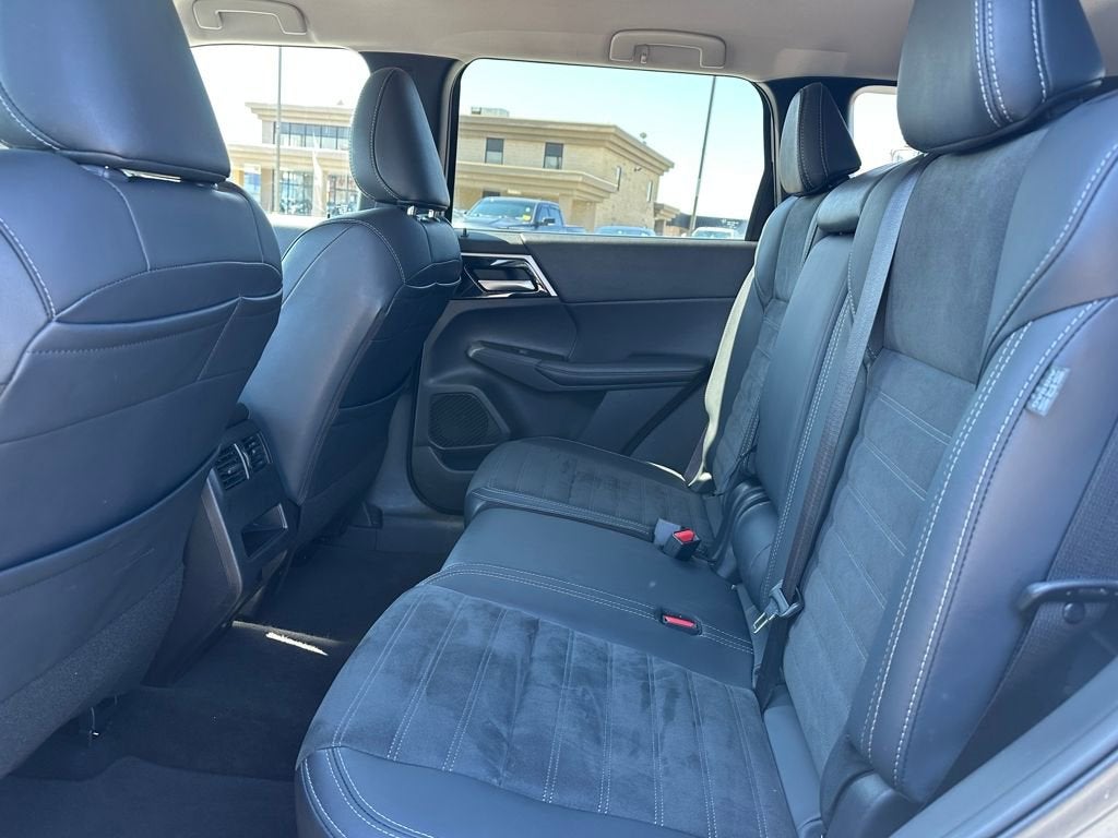 2024 Mitsubishi Outlander SE