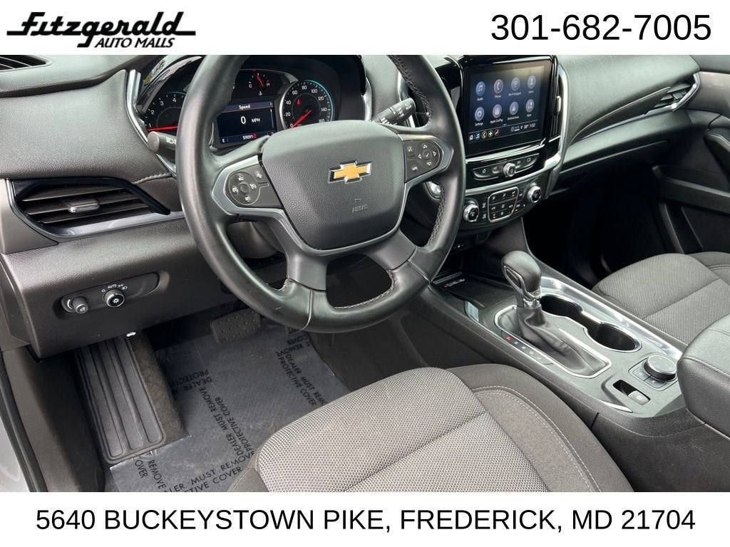 2023 Chevrolet Traverse LT Cloth