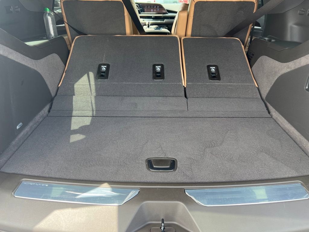 2024 Cadillac Escalade Sport