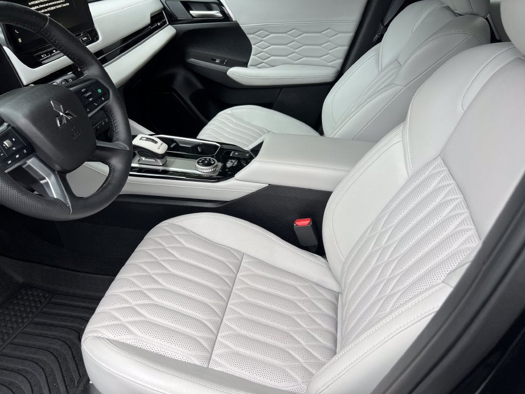 2025 Mitsubishi Outlander SEL