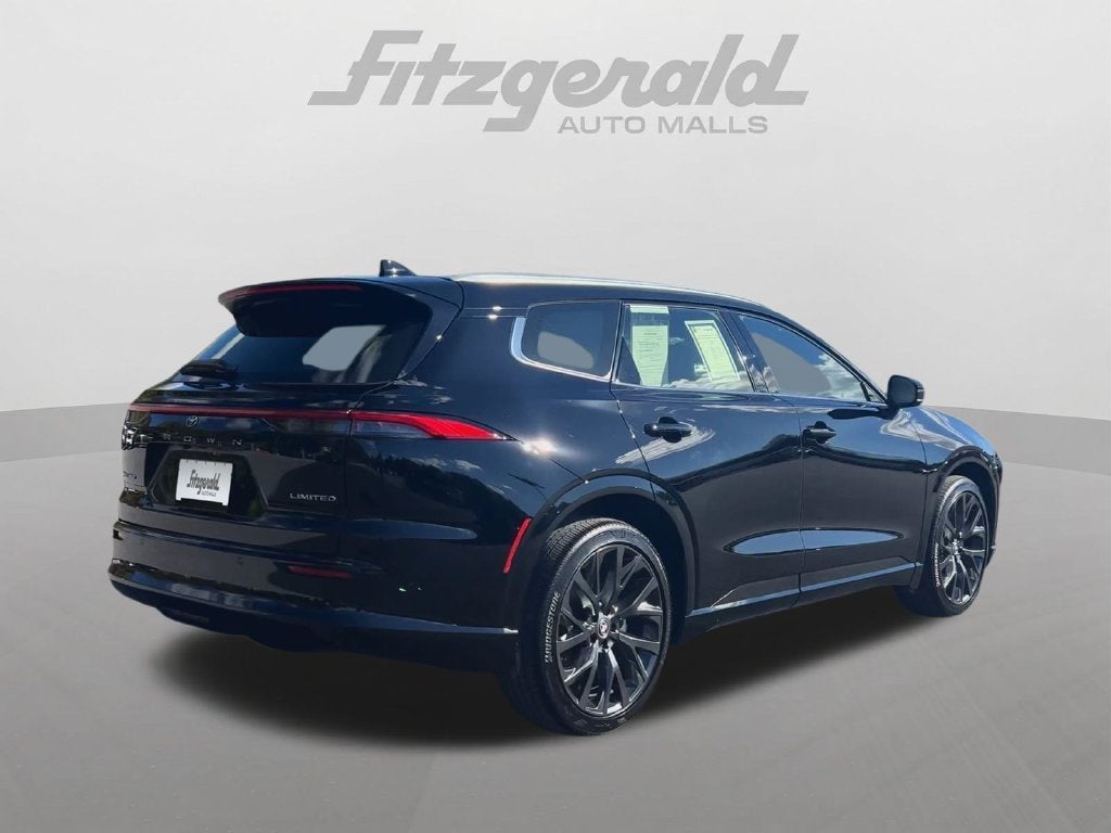 2025 Toyota Crown Signia XLE