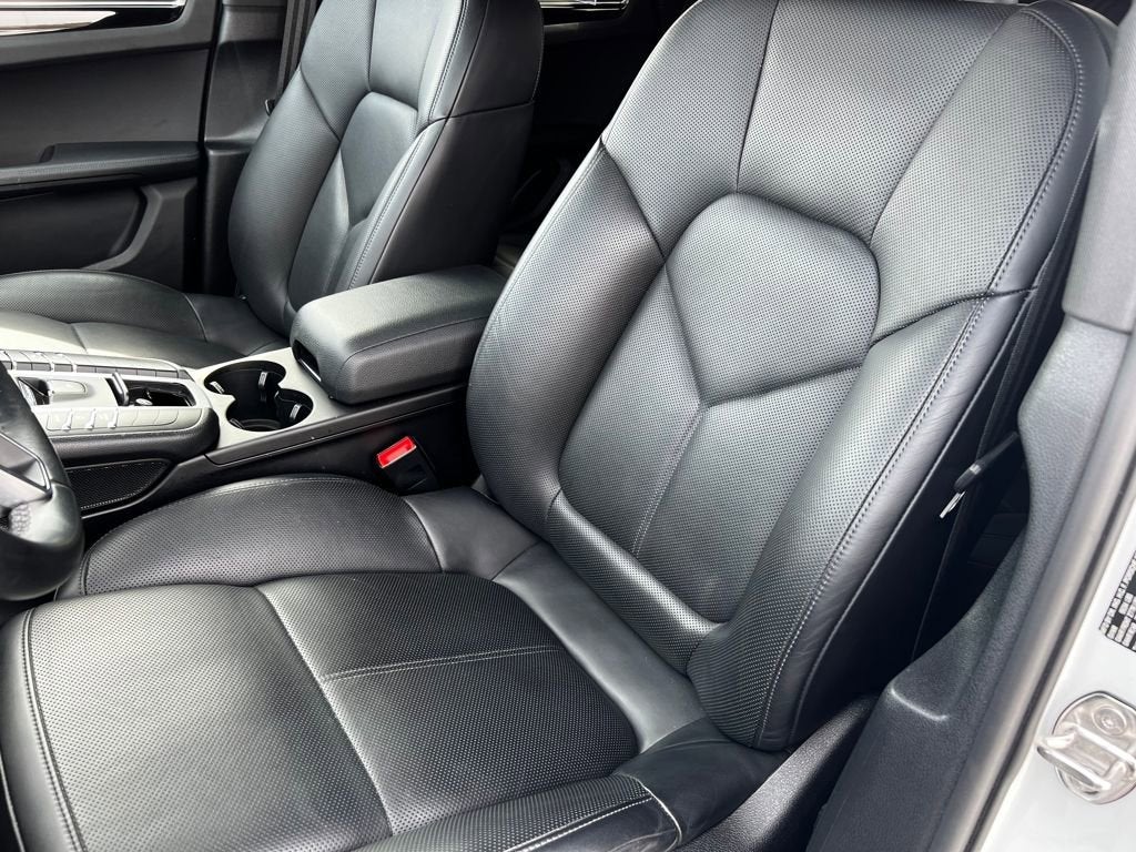 2020 Porsche Macan Base