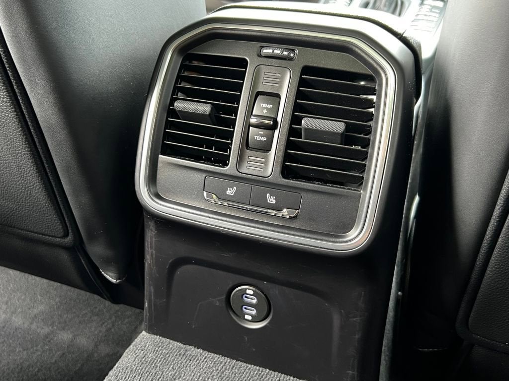 2020 Porsche Macan Base