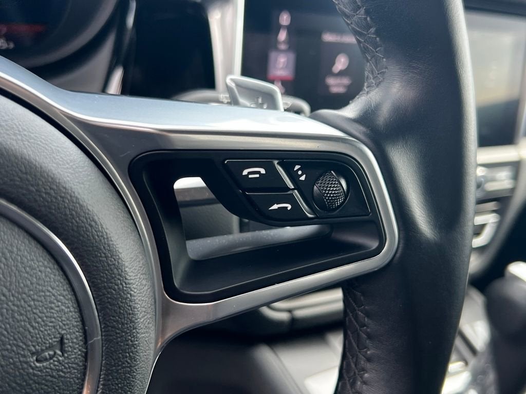 2020 Porsche Macan Base