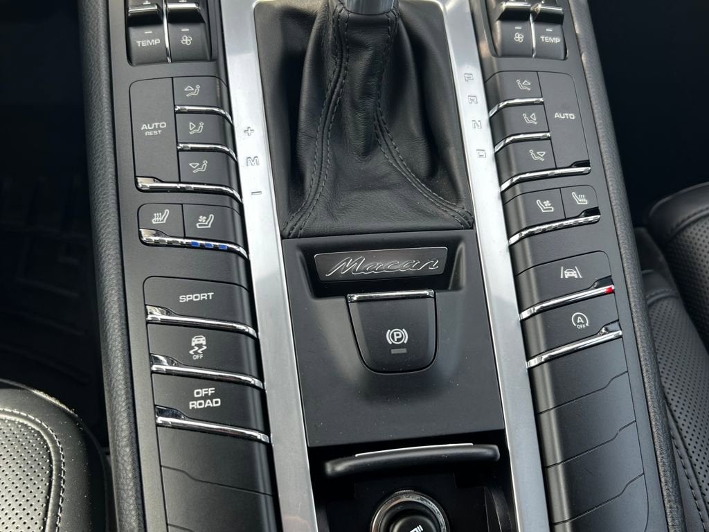 2020 Porsche Macan Base