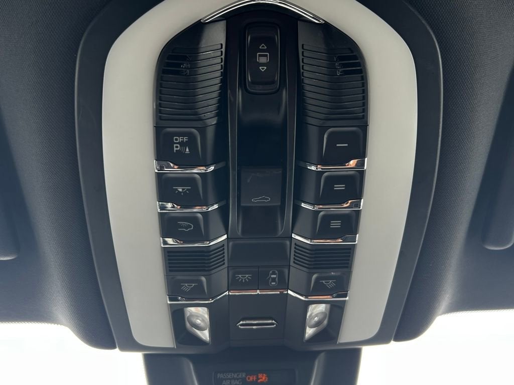 2020 Porsche Macan Base