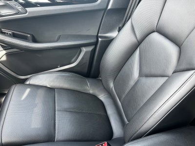 2020 Porsche Macan Base