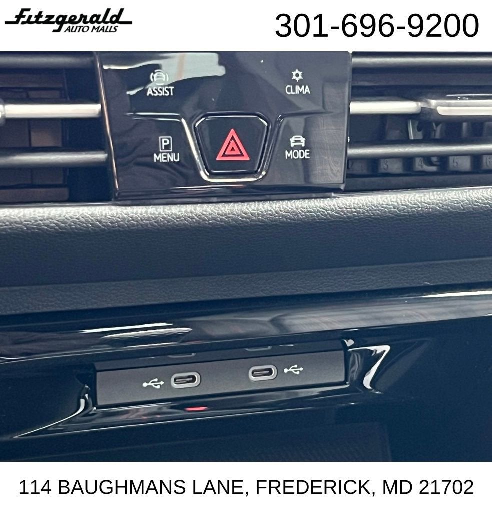 2024 Volkswagen Golf GTI 380 SE