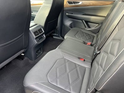 2025 Volkswagen Atlas 2.0T SE w/Technology