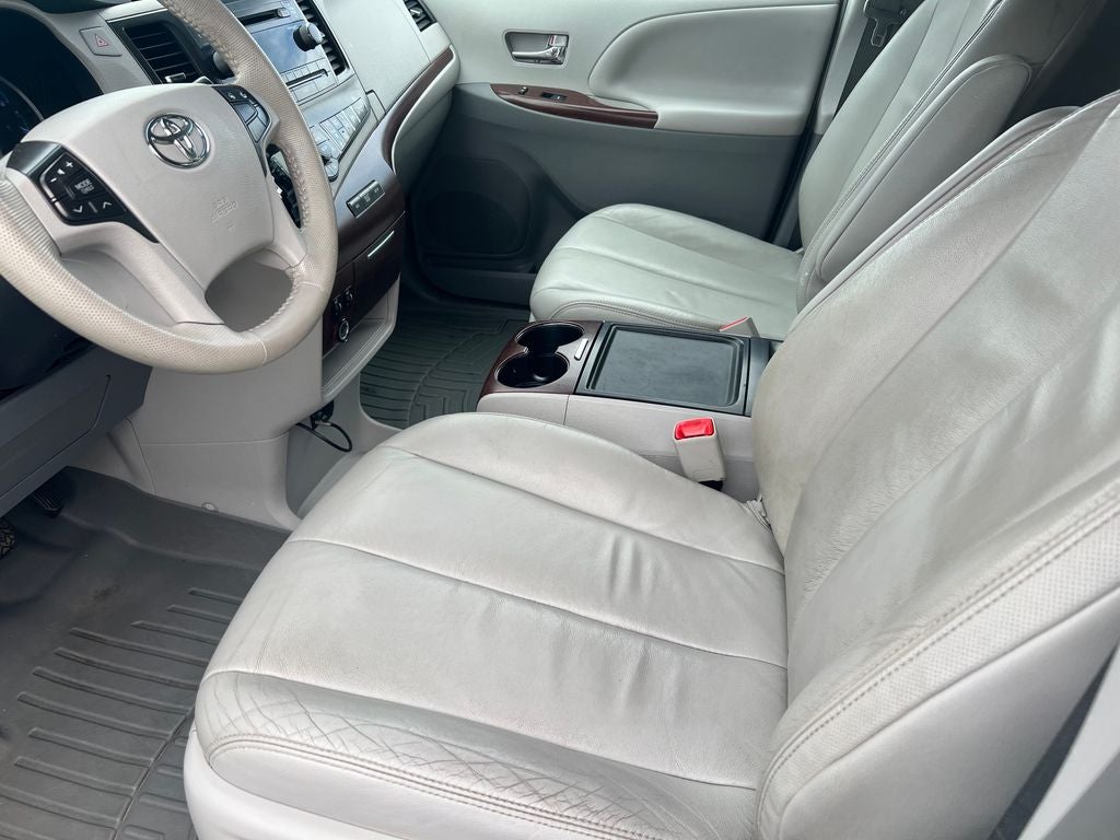 2014 Toyota Sienna XLE